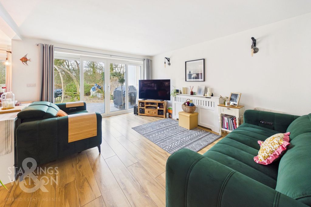 Property photo 2 of 28