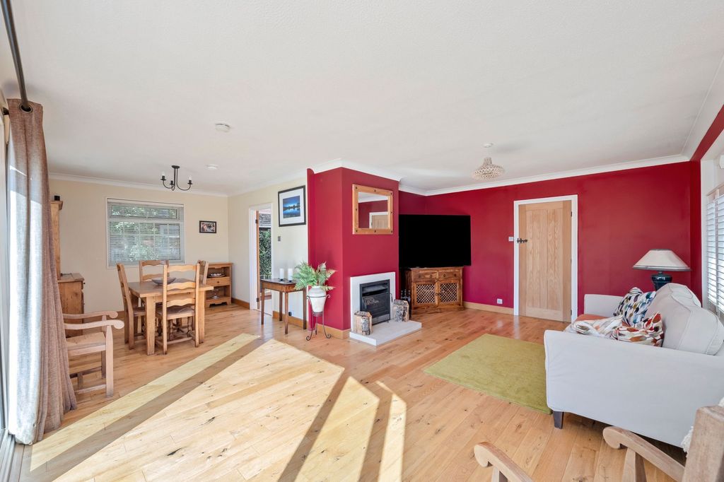 Property photo 2 of 29