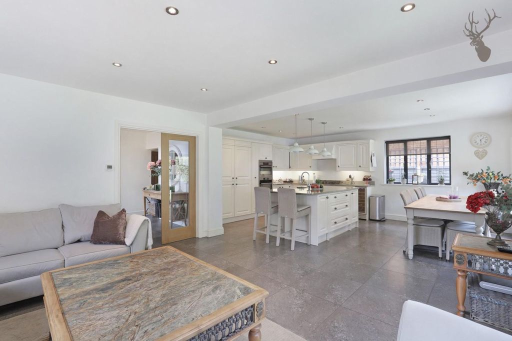 Additional image 7 of 3 bed detached bungalow for saleHomefield Close, Epping CM16