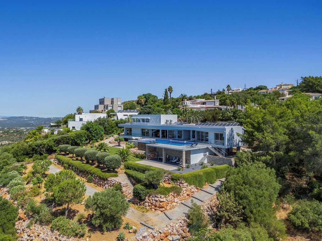 Property photo 2 of 30