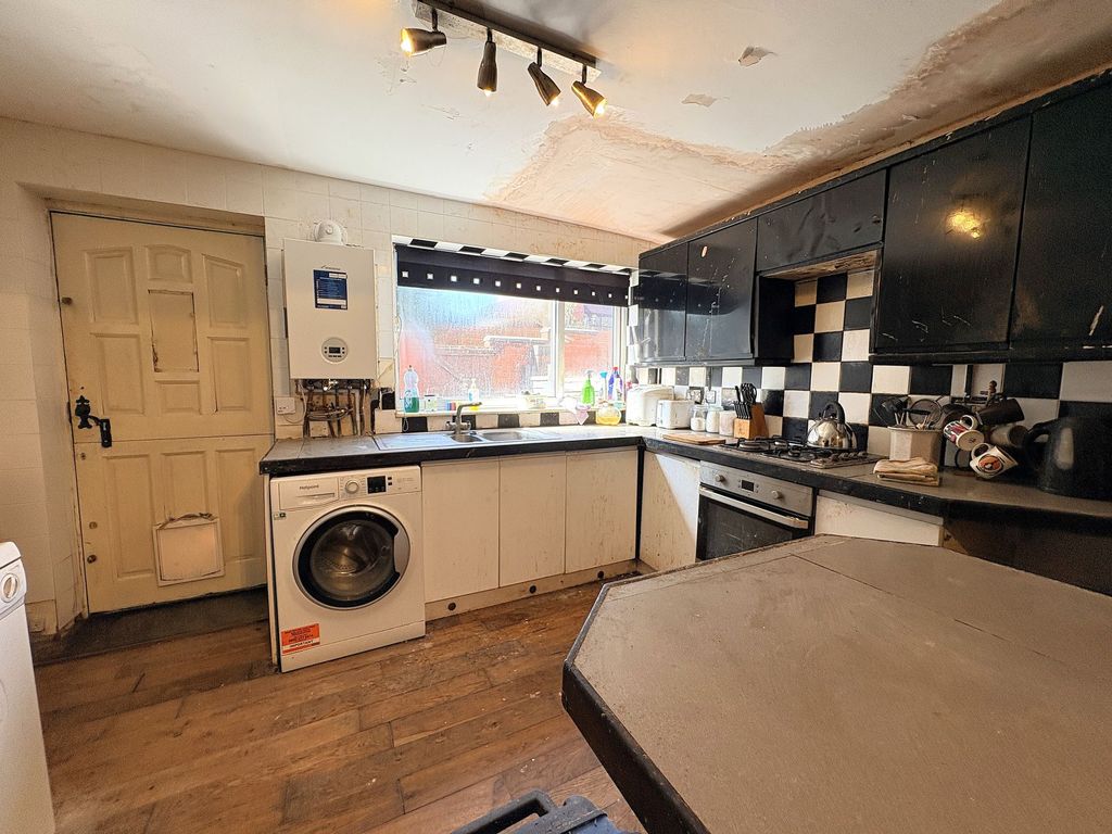 Property photo 3 of 18