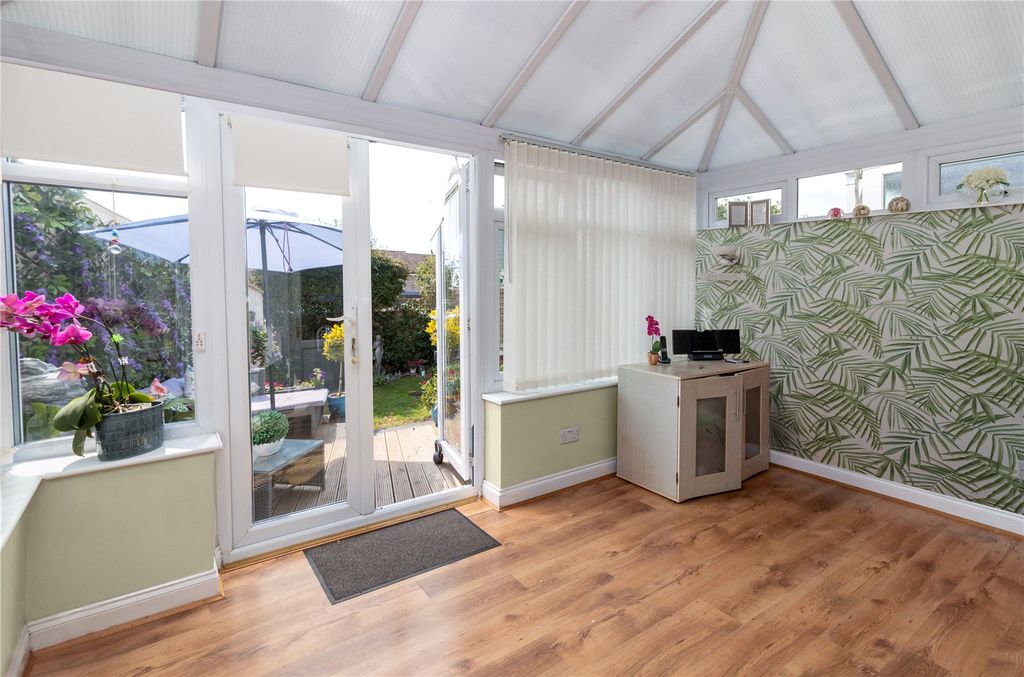 Property photo 3 of 16 Picture No. 18