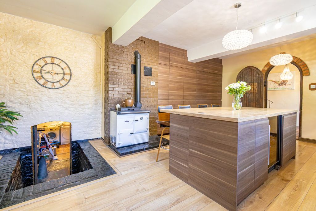 Property photo 2 of 45 4152955