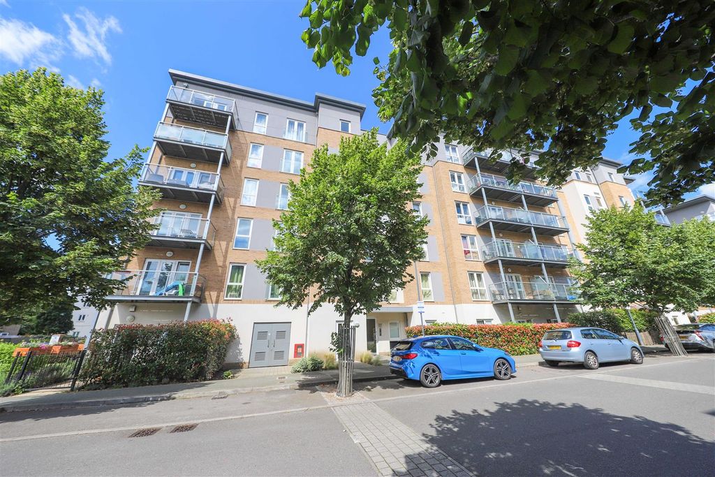 Property photo 1 of 15 External