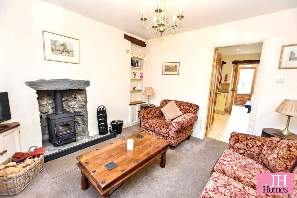 Property photo 2 of 18