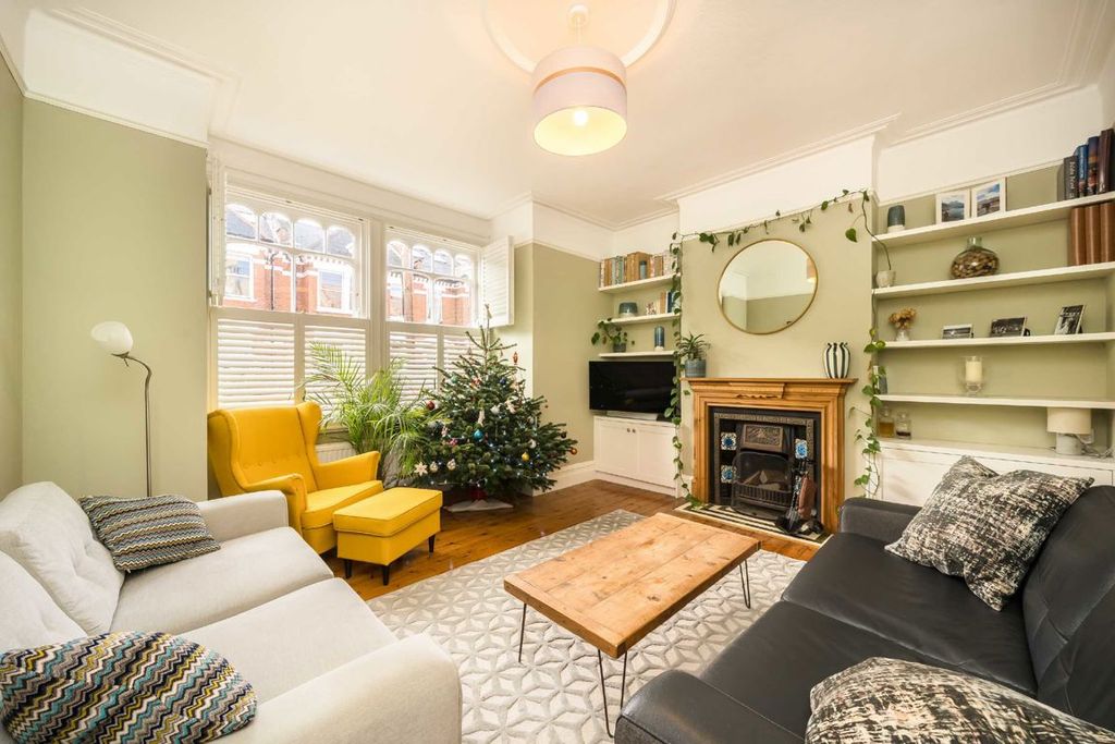 Property photo 2 of 8