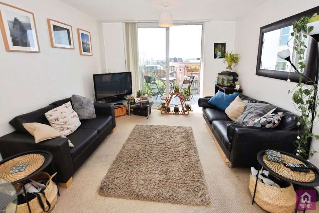 Property photo 1 of 18 Pbox-Img.Jpg