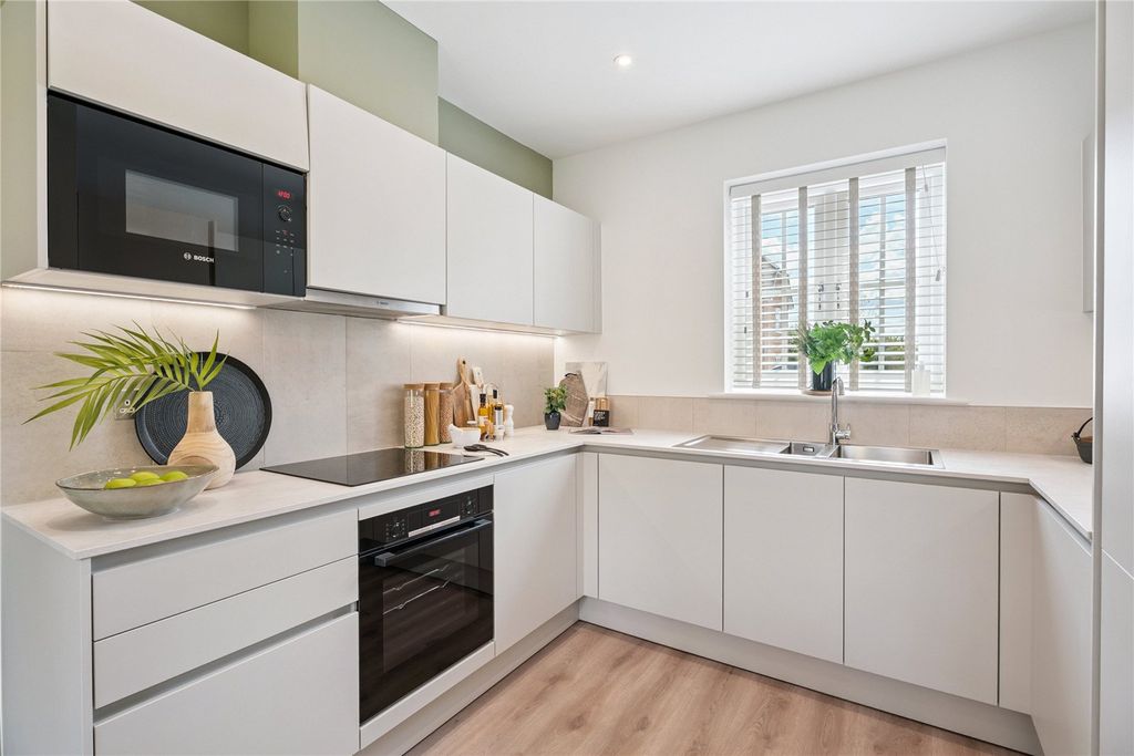 Property photo 2 of 14 Kitchen