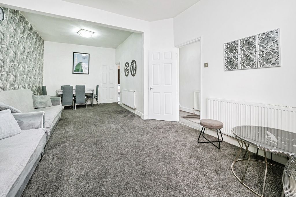Property photo 3 of 20 Pbox-Img.Jpg