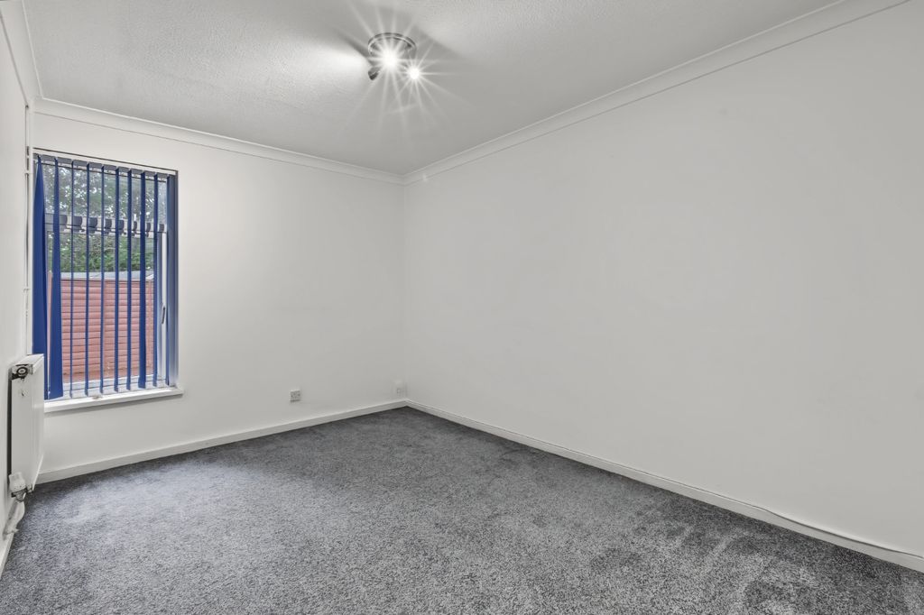 Property photo 2 of 10 5559123
