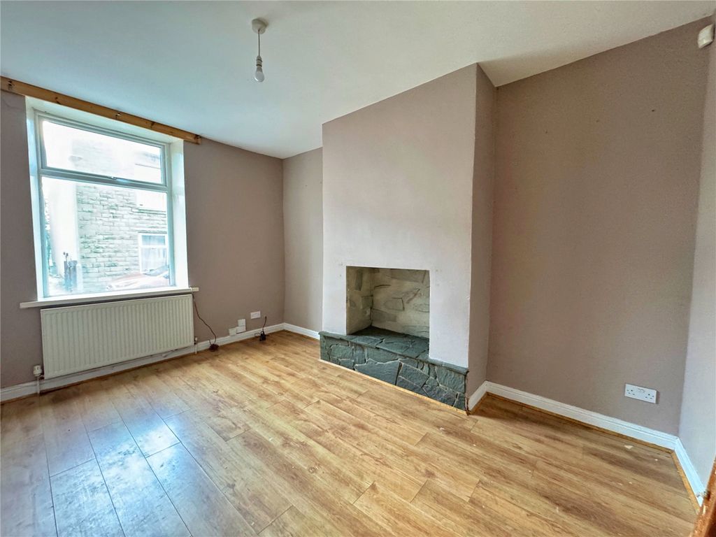 Property photo 2 of 14 Lounge