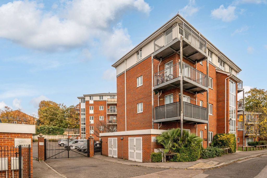 Property photo 1 of 9