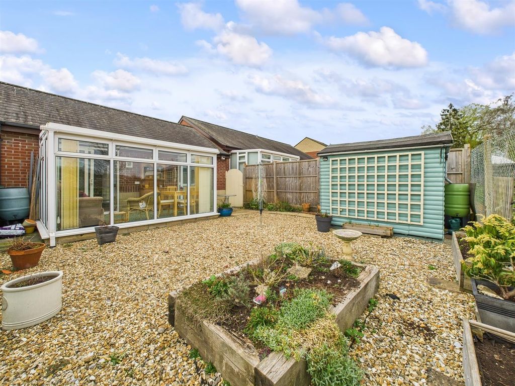 Property photo 3 of 10 Garden
