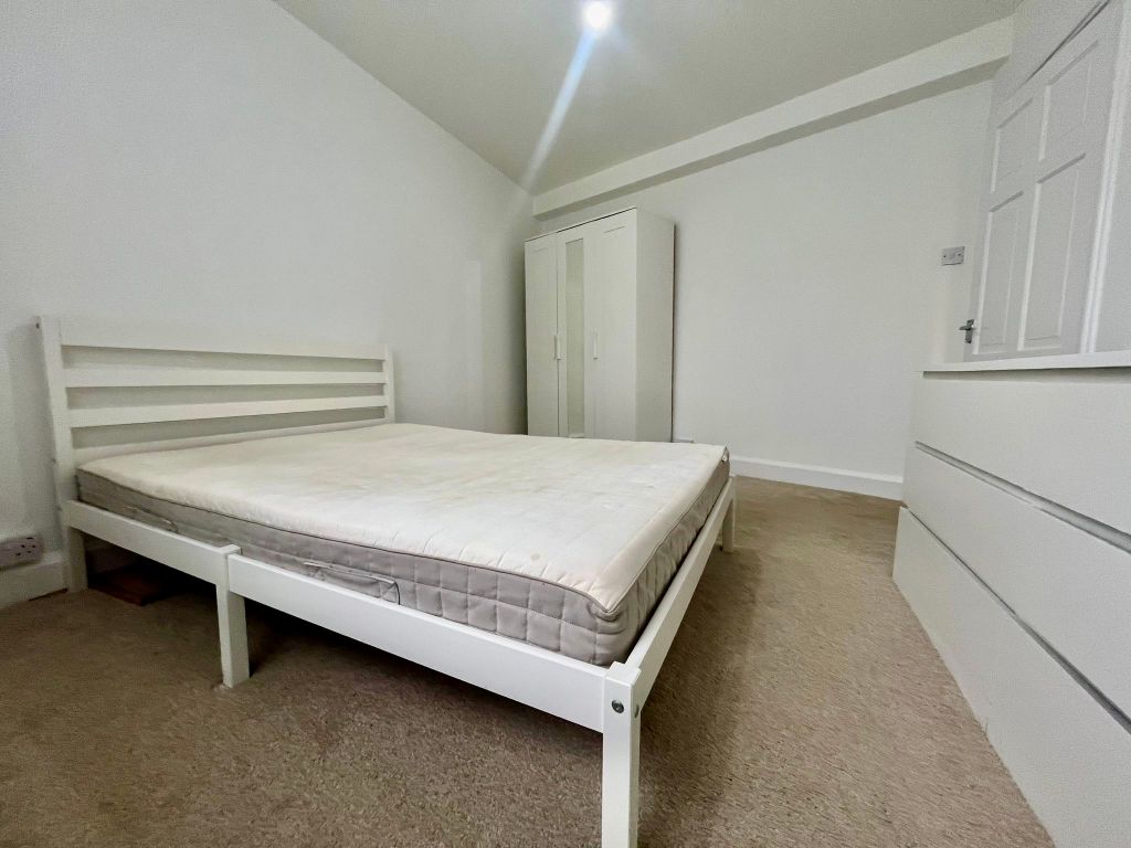 Property photo 3 of 6 F3Ecc113-19Ad-4856-B0c7-08Aff3c6B6Fb