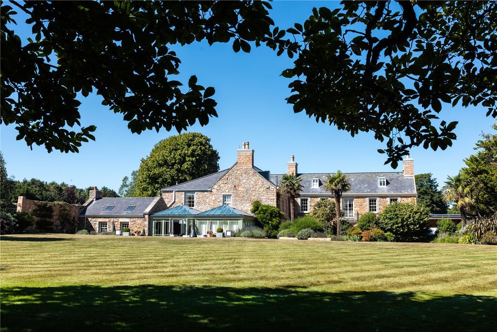 Property photo 2 of 22 Exterior