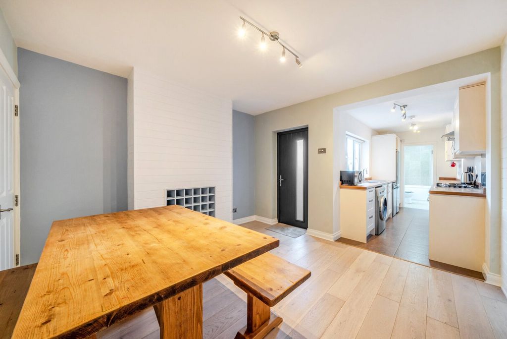 Property photo 2 of 17 Picture No. 23