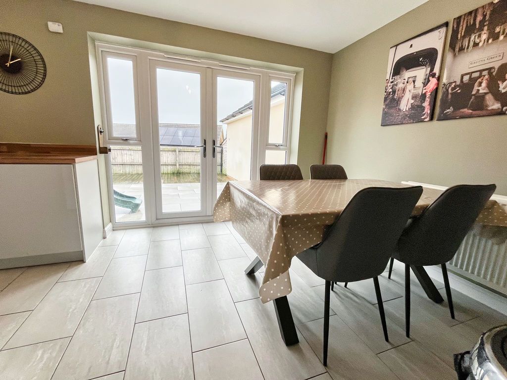 Property photo 3 of 13 Photo 4