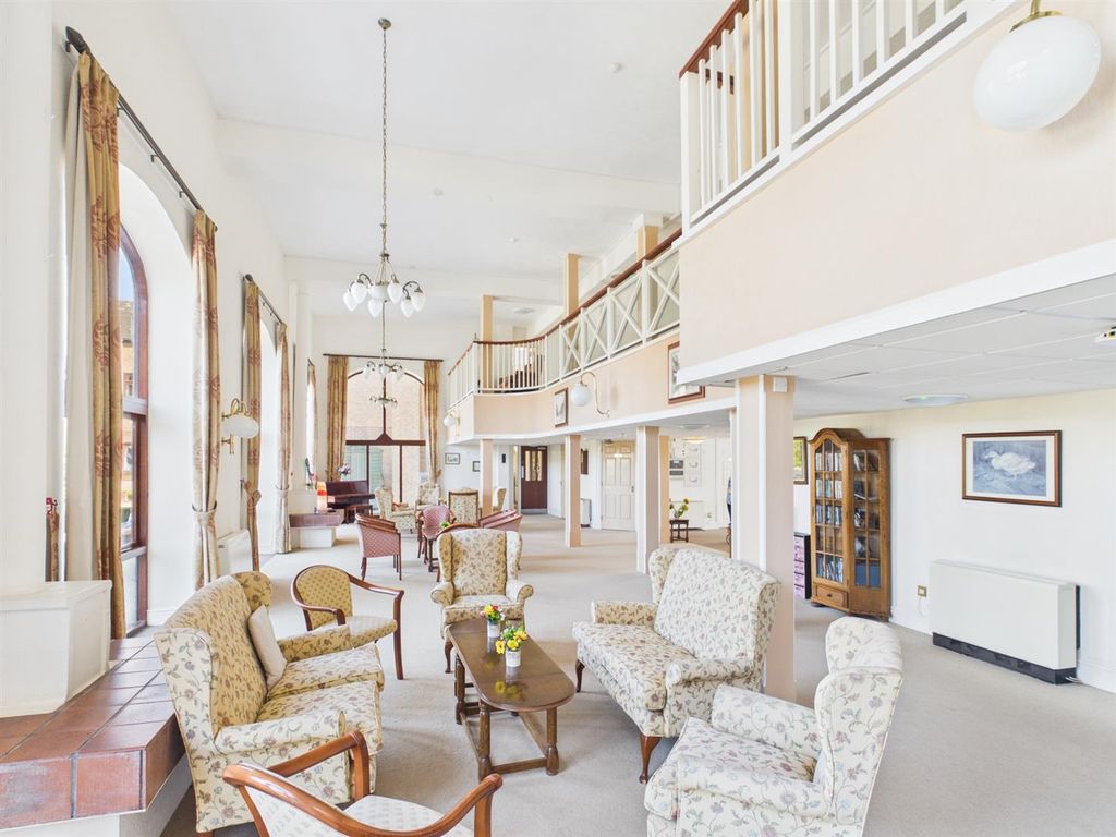 Property photo 3 of 14 Communal Lounge
