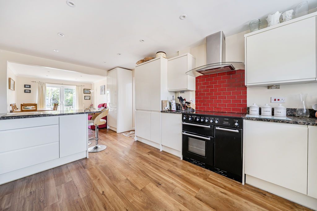 Property photo 2 of 21 Kitchen/Diner