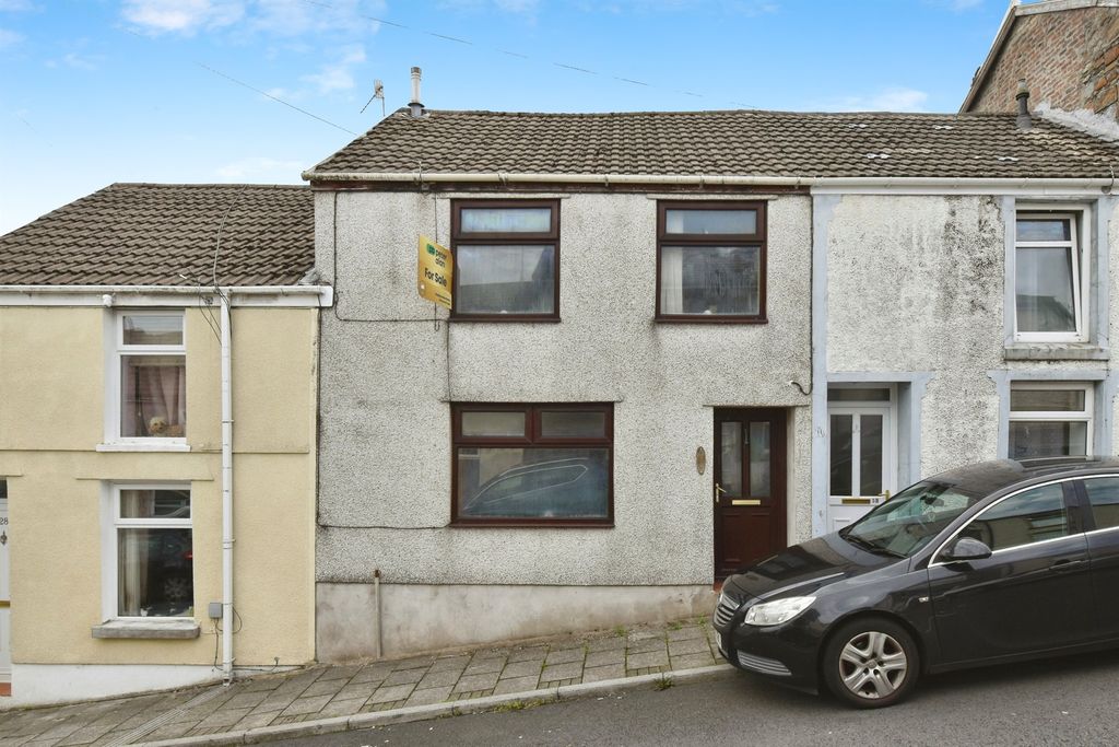 Property photo 2 of 16