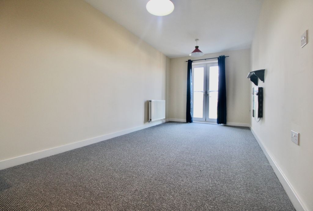 Property photo 2 of 11 Lounge