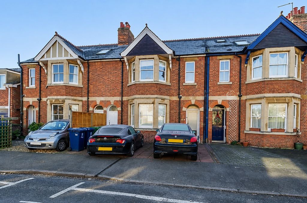Property photo 1 of 7 External