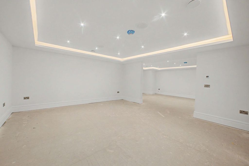 Additional image 24 of 5 bed detached house for saleMurieston Road, Hale WA15