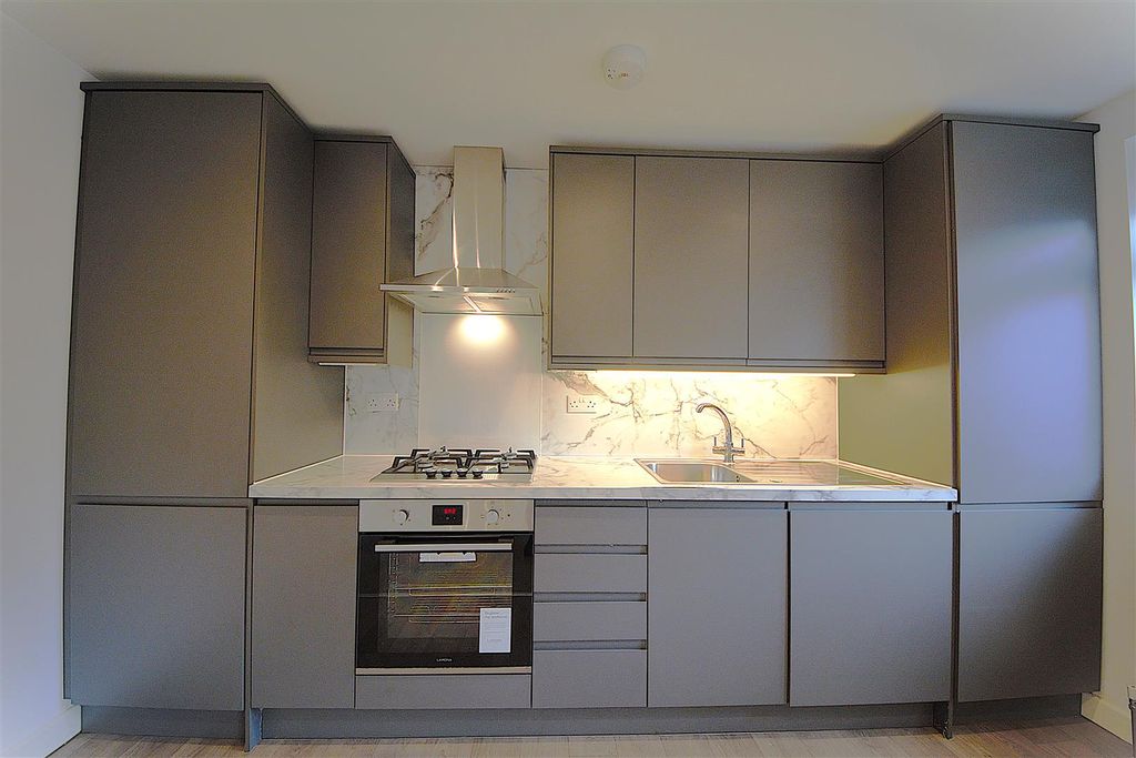 Property photo 2 of 8 Kitchen.Jpg