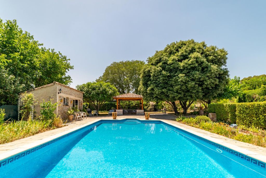 Property photo 3 of 24 Image