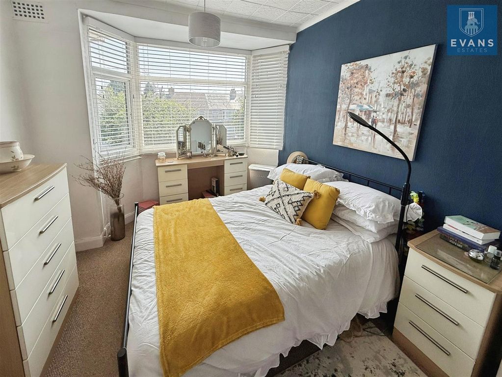 Property photo 2 of 20 Bedroom