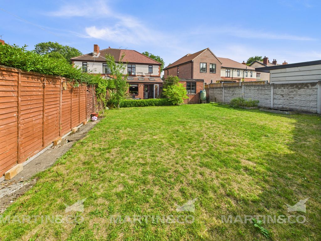Property photo 1 of 16 Cam02406G0-Pr0484-Still016