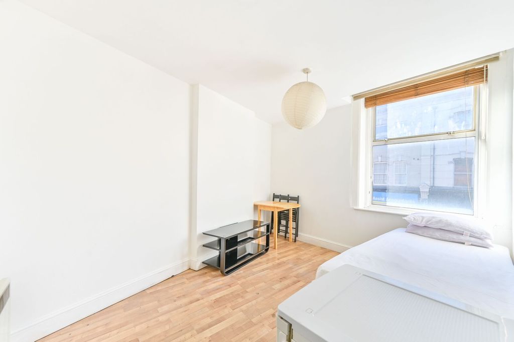 Property photo 1 of 4