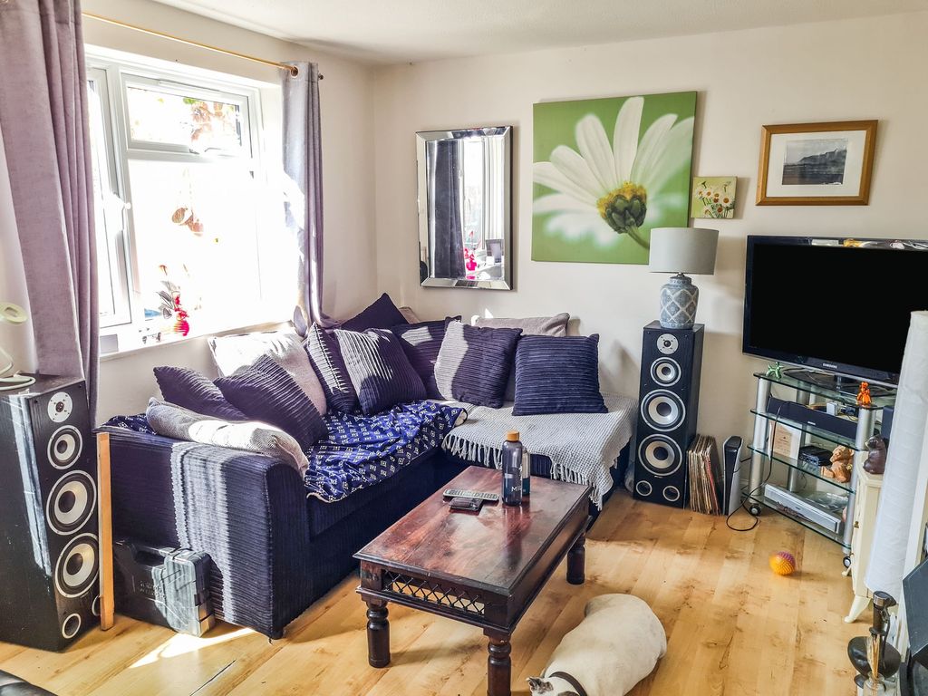 Property photo 2 of 19