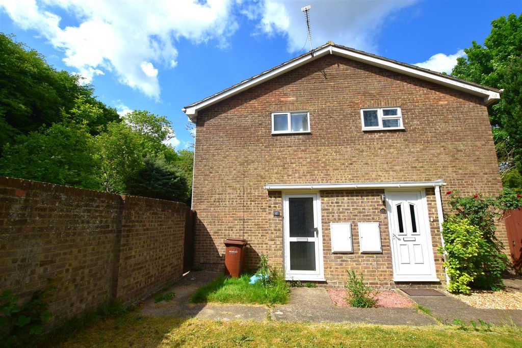 Property photo 1 of 7 Frontage