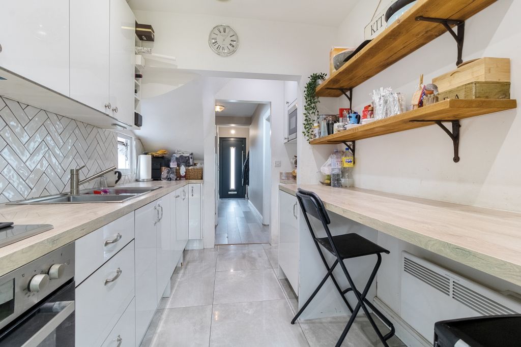 Property photo 3 of 20