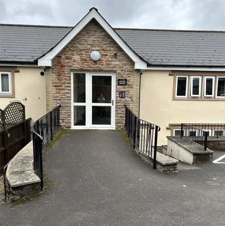 Property photo 1 of 17 Picture No. 23