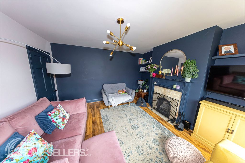 Property photo 3 of 45 Picture No. 34
