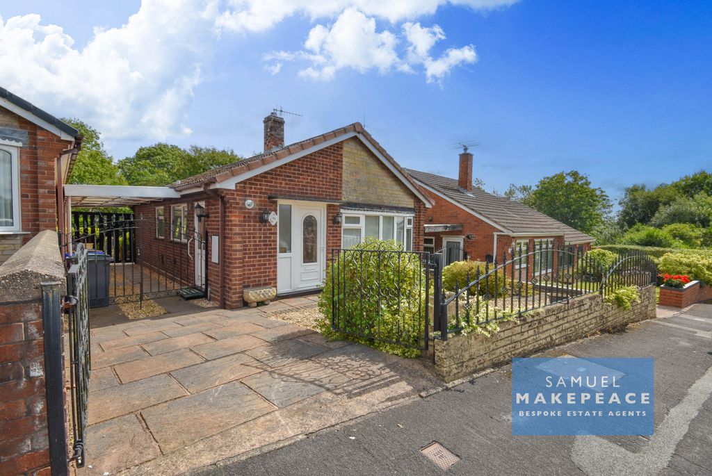 Property photo 1 of 14 Two Bedroom Detached Bungalow To Let