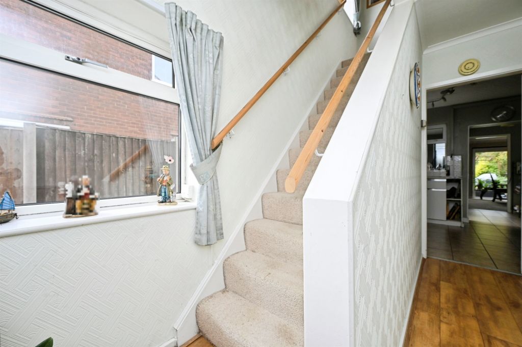 Property photo 2 of 25