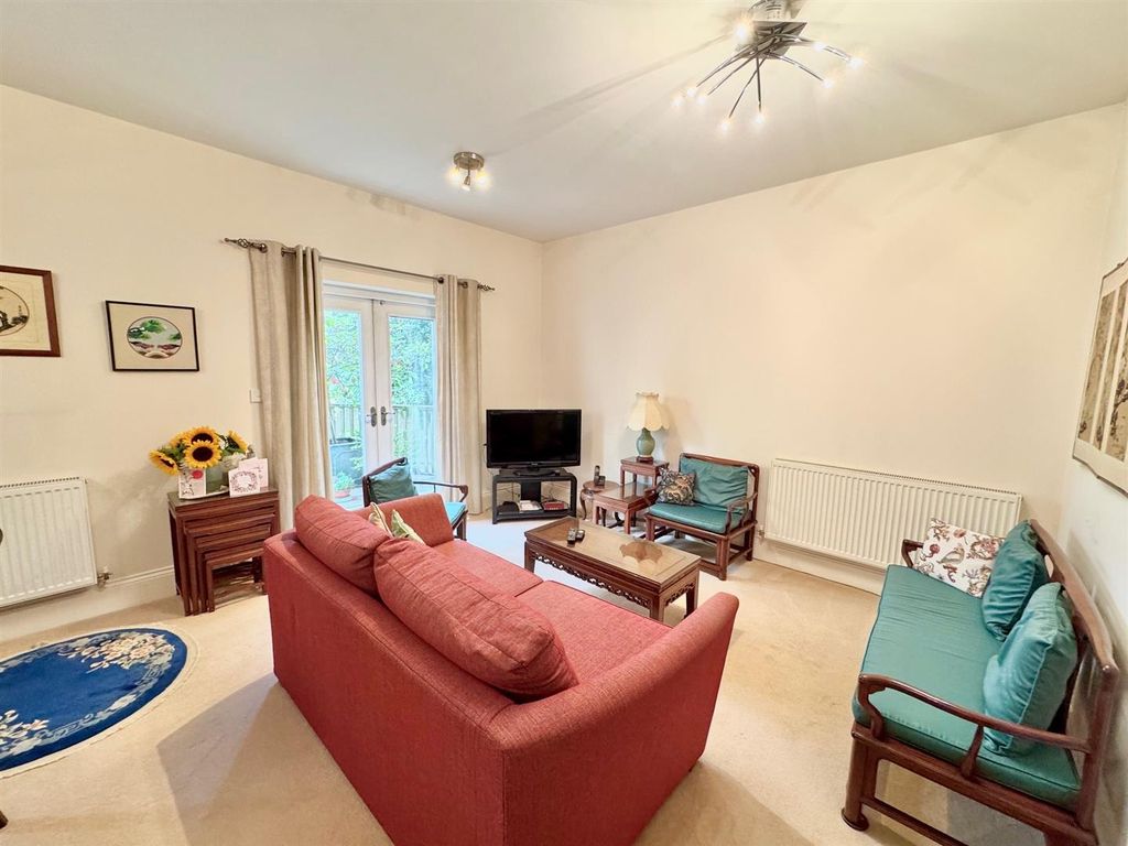 Property photo 3 of 13 Five.Jpg