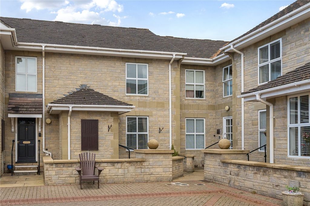 Property photo 1 of 20 Picture No. 24