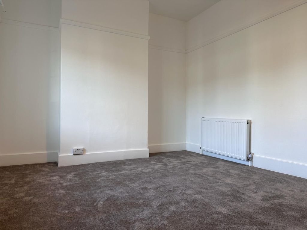 Property photo 1 of 2