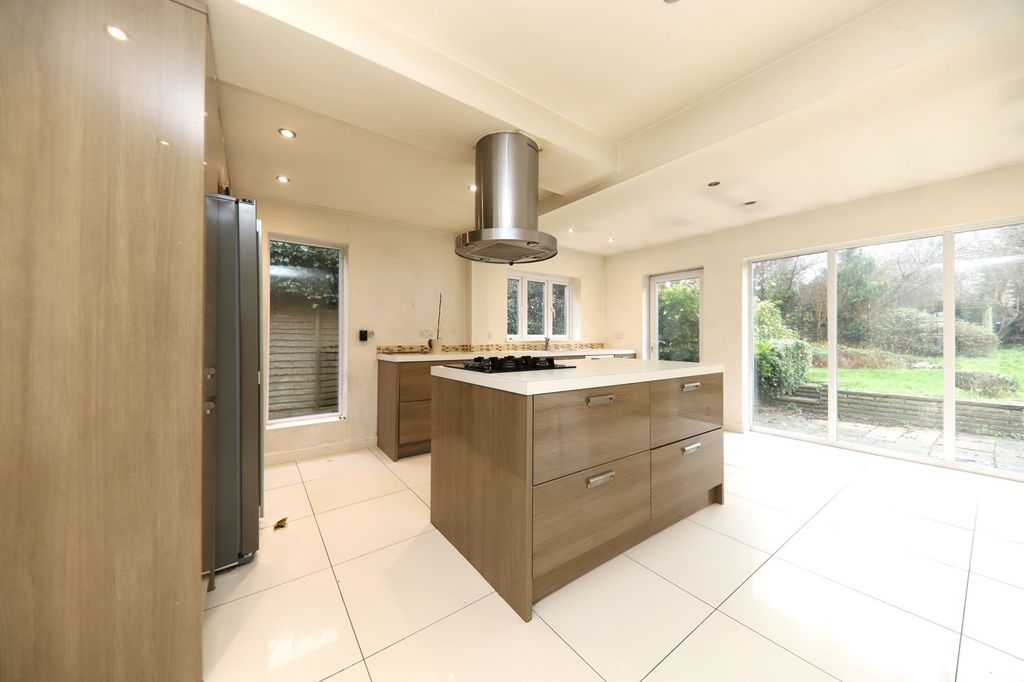 Property photo 2 of 15 17.12.25 - Kitchen