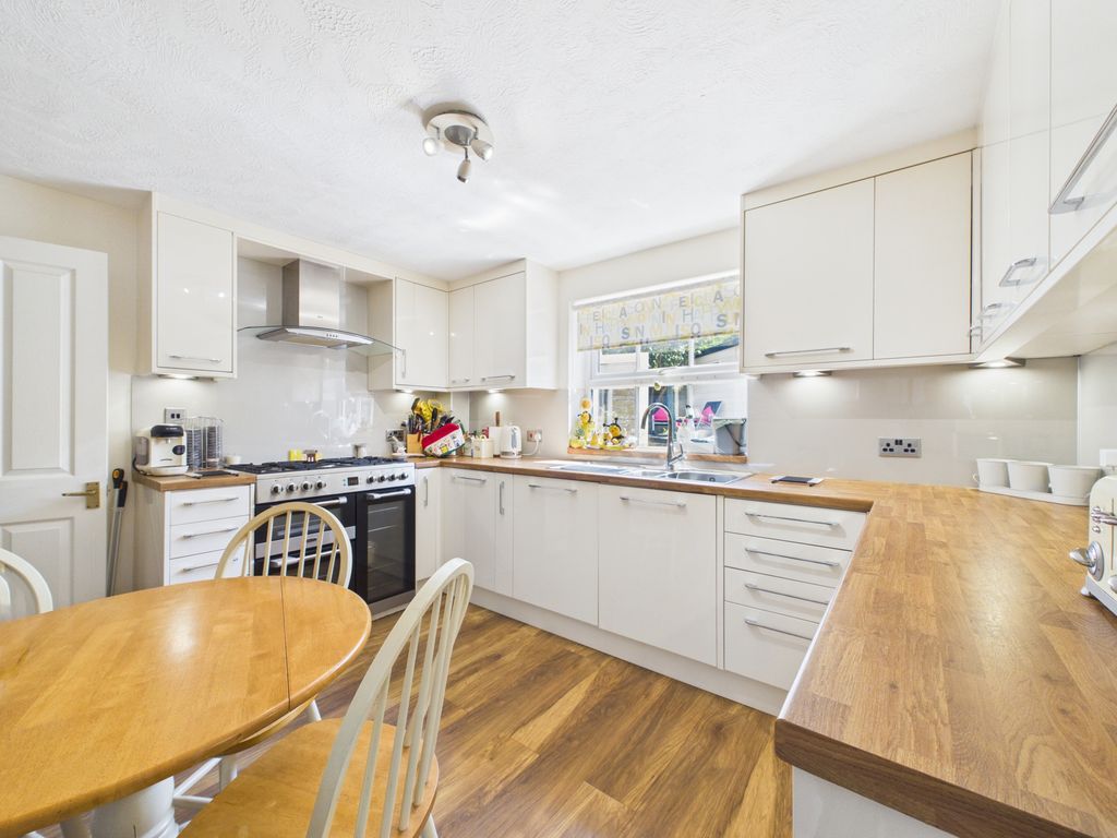 Property photo 2 of 21 Kitchen1