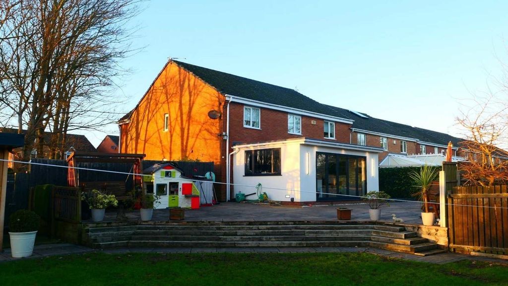 Additional image 6 of 4 bed semi-detached house to rentOpen Golf Rental - Daisy Way, Southport PR8