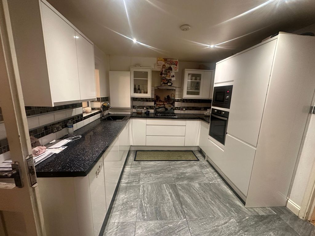 Property photo 3 of 3