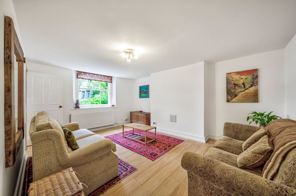 Property photo 2 of 18 Picture No. 08