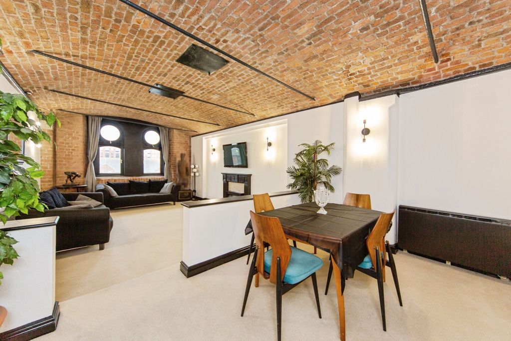 Property photo 2 of 23 Pbox-Img.Jpg