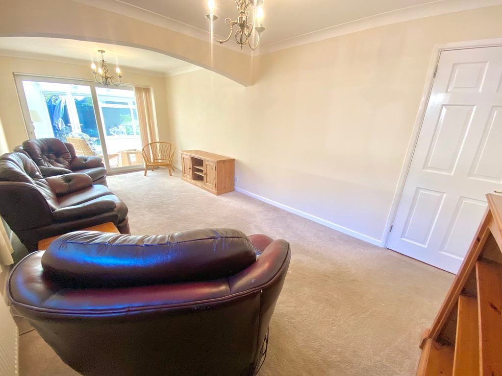 Property photo 3 of 23 Lounge