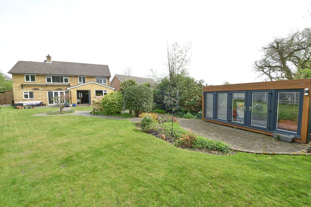 Property photo 2 of 26